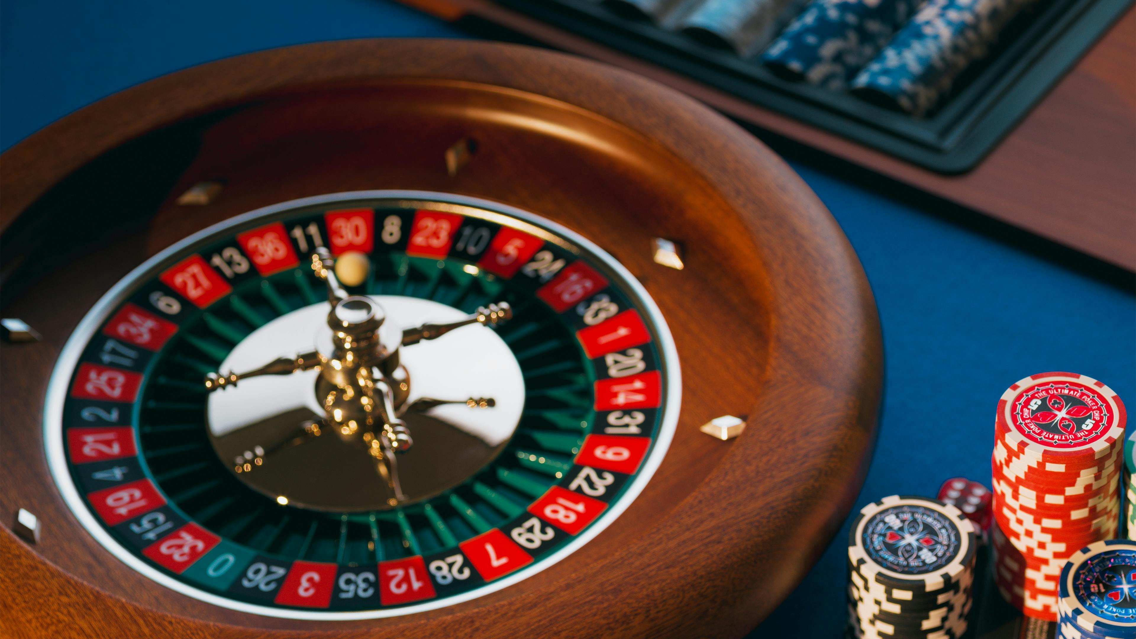 Pemain Indonesia mengakses Live Casino cacatoto dari smartphone Android